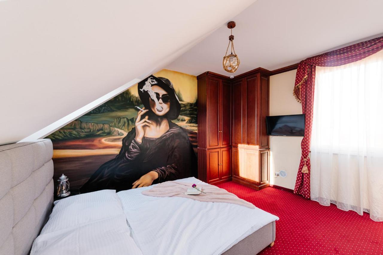 Petra Inn Apartments In Historical Palace Братислава Екстер'єр фото