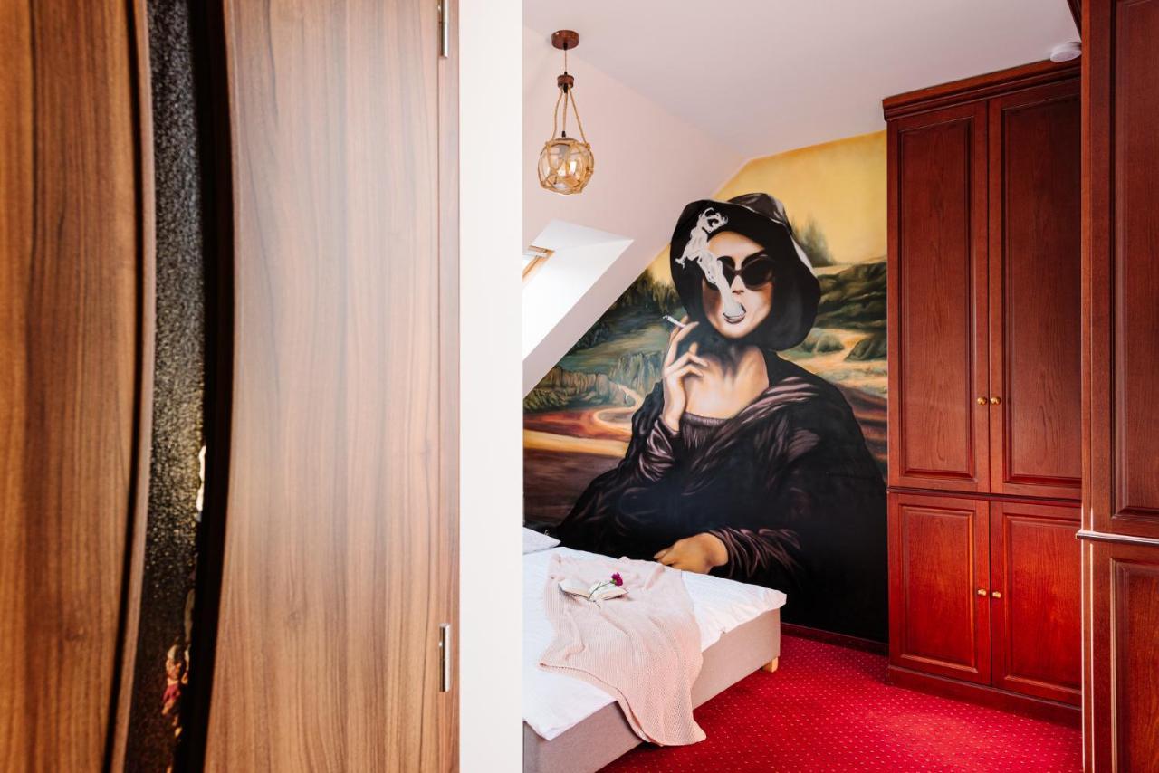 Petra Inn Apartments In Historical Palace Братислава Екстер'єр фото